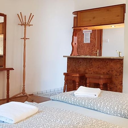 Hotel Paar Szieszta Дьор Екстериор снимка