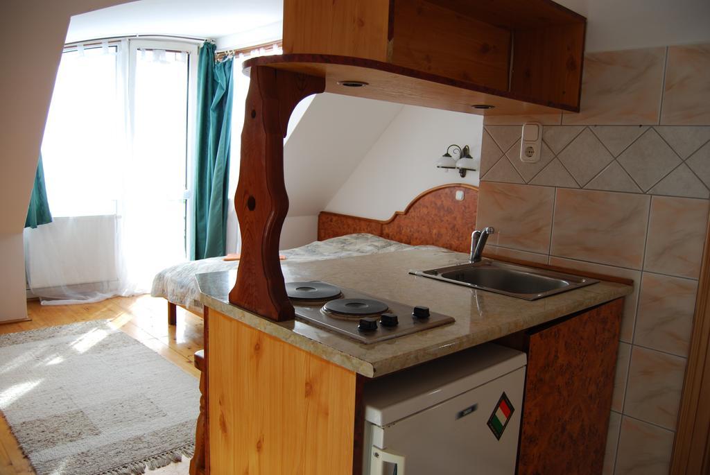 Hotel Paar Szieszta Дьор Екстериор снимка