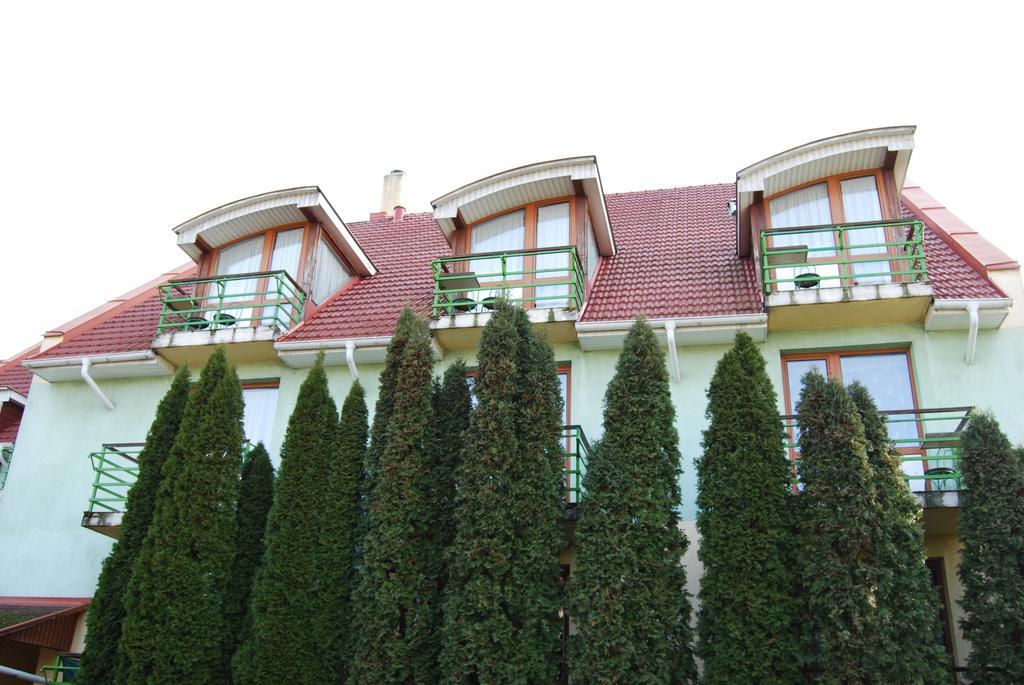 Hotel Paar Szieszta Дьор Екстериор снимка