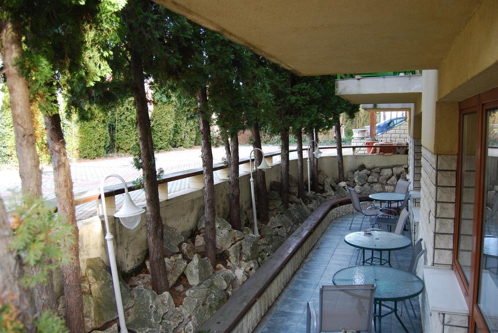 Hotel Paar Szieszta Дьор Екстериор снимка