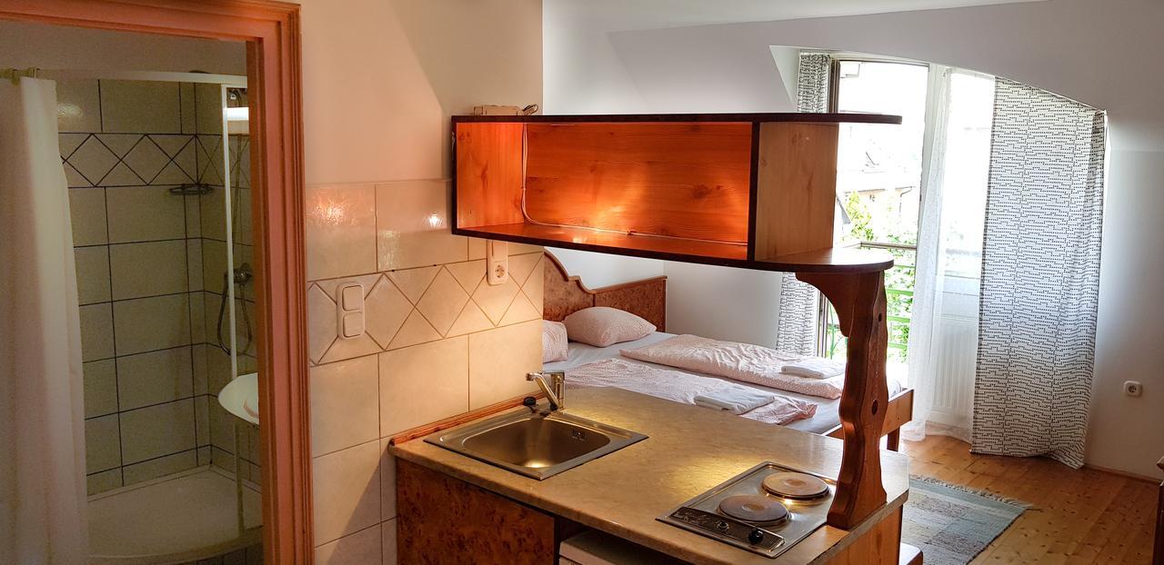 Hotel Paar Szieszta Дьор Екстериор снимка